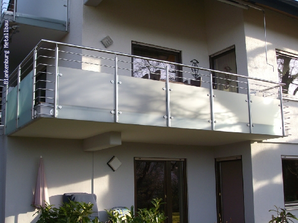 https://www.blankenburg-metallbau.de/bildergalerie/cache/vs_Balkone_Balkon-2.jpg