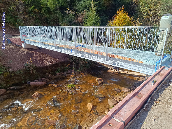 https://www.blankenburg-metallbau.de/bildergalerie/cache/vs_Bruecken_Bruecke-3.jpg