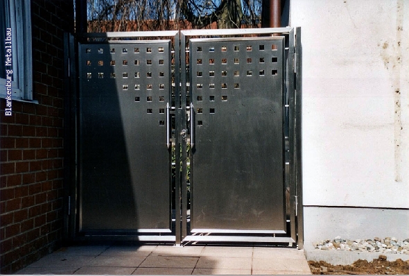 https://www.blankenburg-metallbau.de/bildergalerie/cache/vs_Tore_Tore-11.jpg