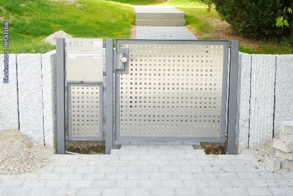 https://www.blankenburg-metallbau.de/bildergalerie/cache/vs_Tore_Tore-15.jpg