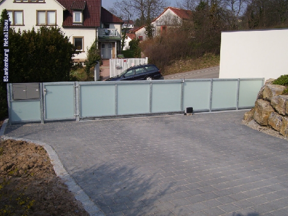 https://www.blankenburg-metallbau.de/bildergalerie/cache/vs_Tore_Tore-6.jpg