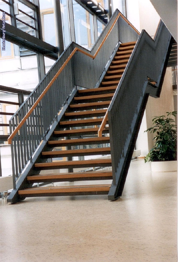 https://www.blankenburg-metallbau.de/bildergalerie/cache/vs_Treppen_Treppen-4.jpg