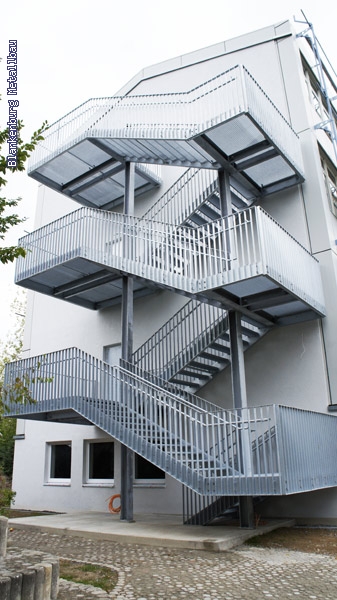 https://www.blankenburg-metallbau.de/bildergalerie/cache/vs_Treppen_Treppen-6.jpg